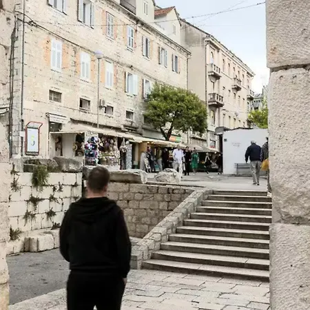Maison d'hôtes Silver Gate Rooms-diocletian's Palace Split