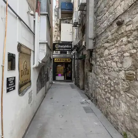 게스트하우스 Silver Gate Rooms-diocletian's Palace 3*