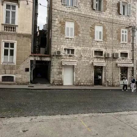 게스트하우스 Silver Gate Rooms-diocletian's Palace 3*