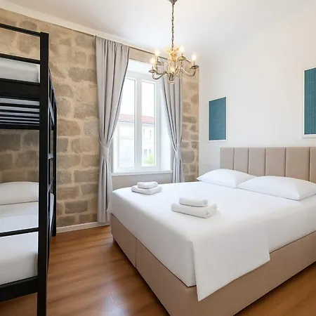 Гостьовий будинок Venus Palace Golden Gate 3*